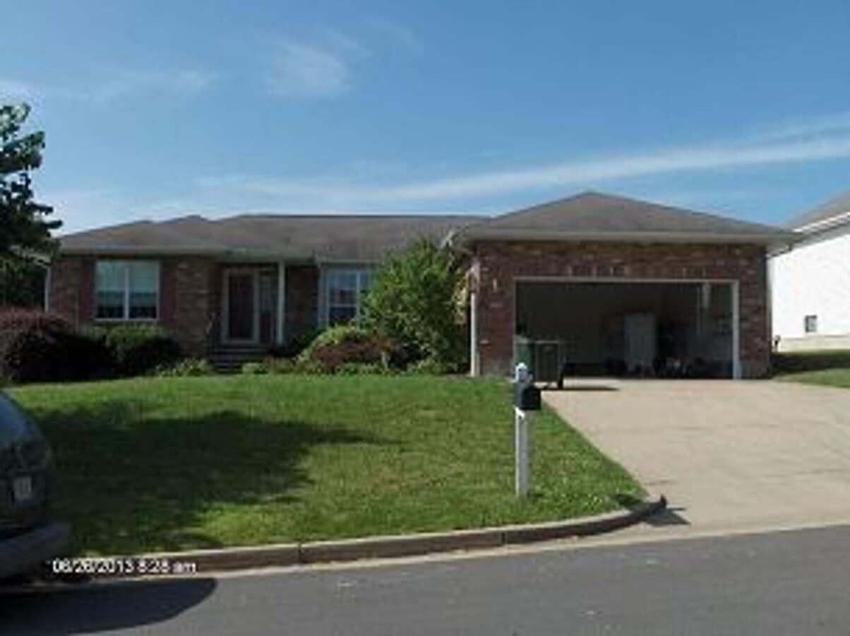 Photo - 1112 Lanes End Ln