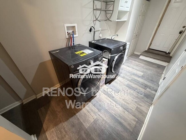 Photo - 611 Cheraton Rd