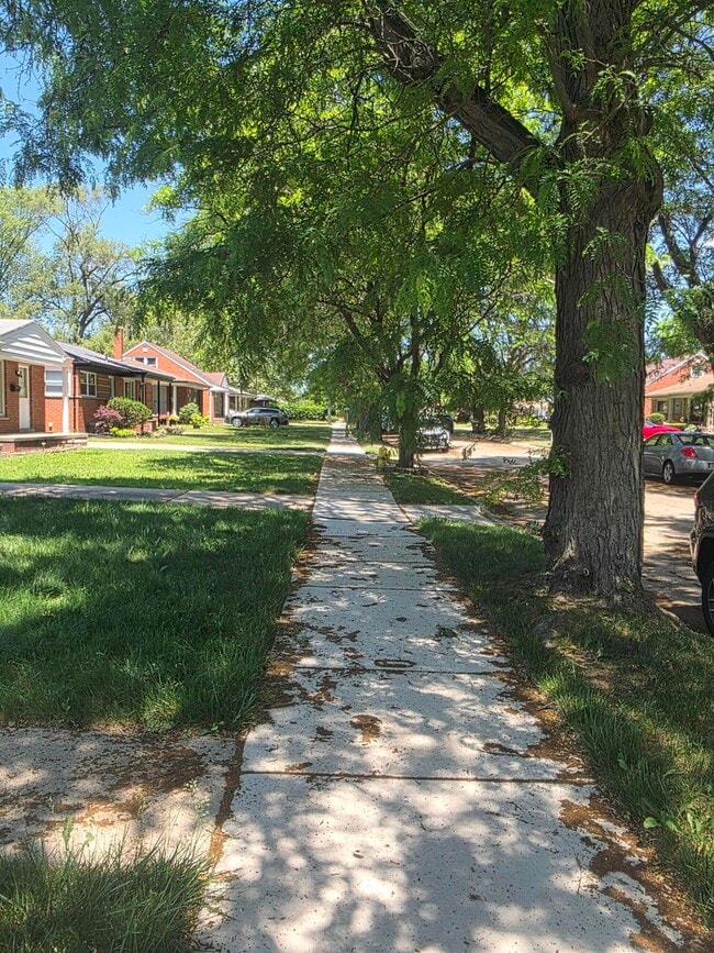 Photo - 24051 Geneva St