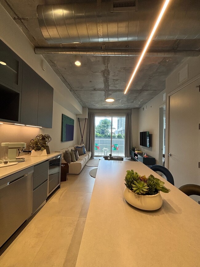 Photo - 162 NE 23rd St Unit B1