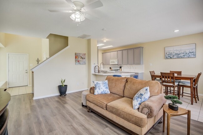 Photo - 13011 Peppergate Ln