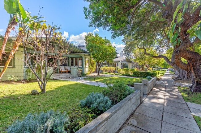 Photo - 1550 N Sierra Bonita Ave