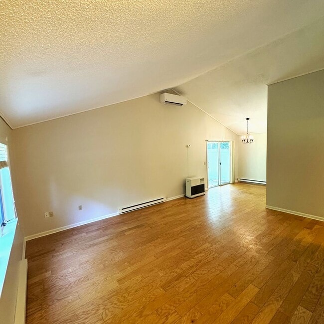 Photo - 9-11 Oakview Dr Unit 11 Oakview Drive