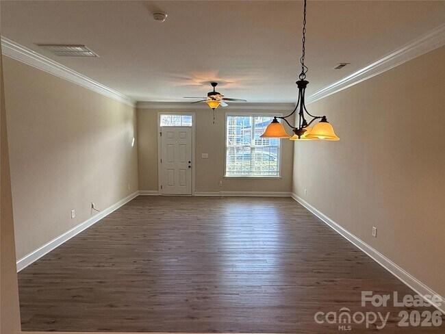 Photo - 371 Beacon St NW