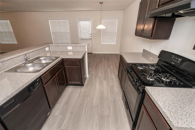 Building Photo - 5466 Quail Cove Ln Rental