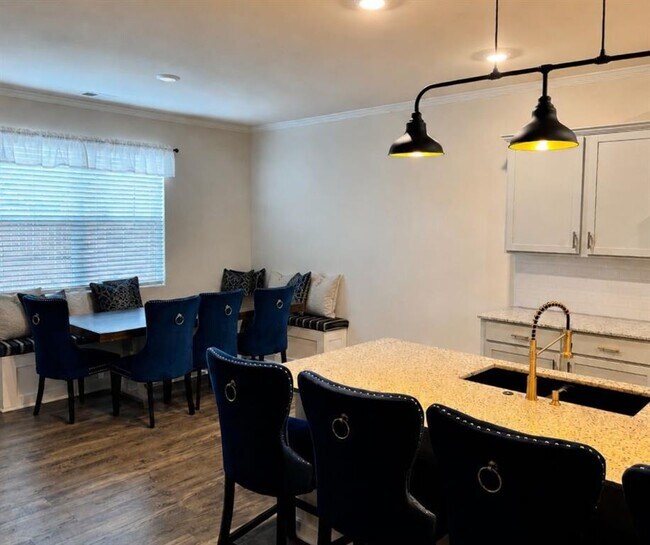 Photo - 183 Durana Way
