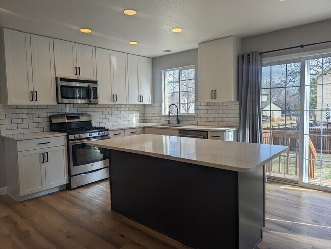 Photo - Updated 4 bedroom in West Longmont!