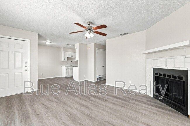 8133 Foxfire Ln