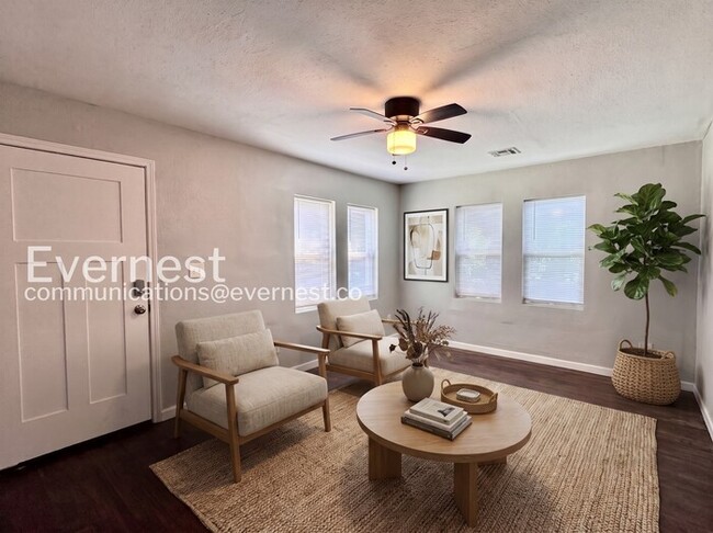 Photo - 2 Bed/1 Bath Townhome with Off-Street Parking / Pet-Friendly / Available Now!