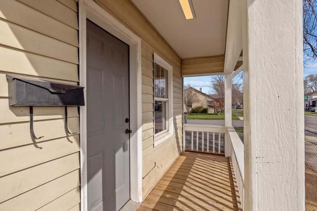 Photo - 1610 Division St