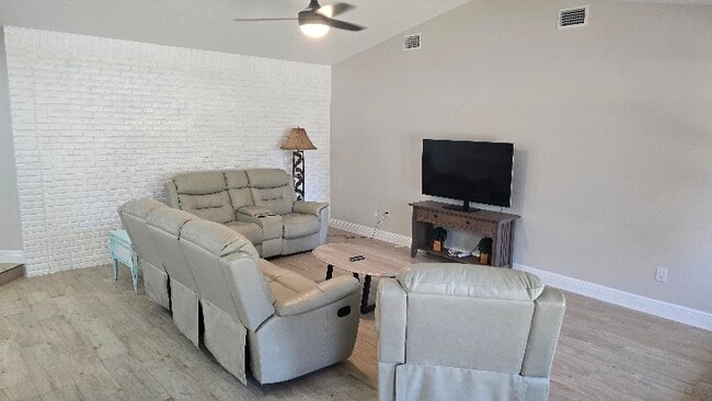 Photo - 1315 Armory Dr NE