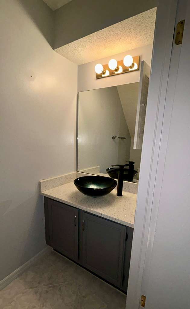 Photo - 3015 Candlewyck Ln E