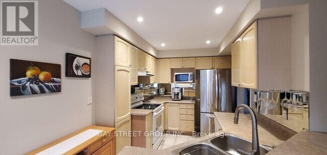 Photo - 5223 Fairford Crescent