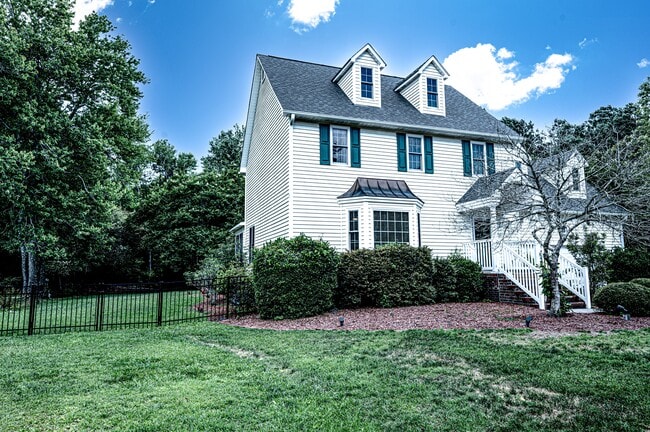 Photo - 1004 Somerset Ct