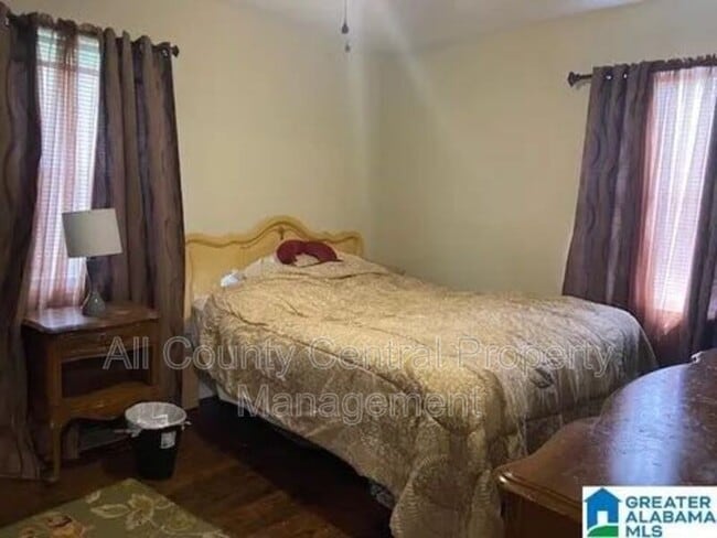 Photo - 1444 31st St N