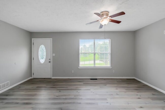Photo - 207 Cobblestone Ct