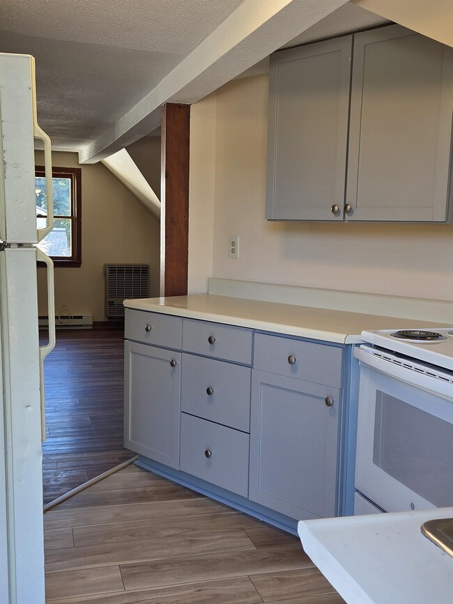 Building Photo - 32 Court St Unit D Rental