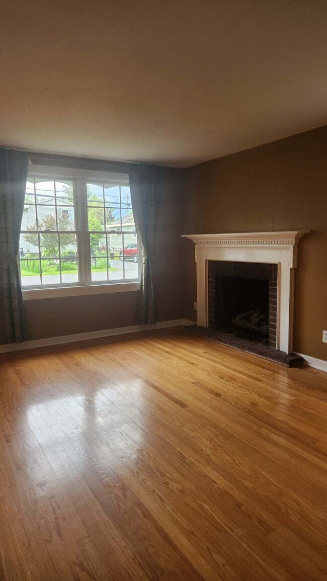 Photo - 705 Engleman Ave