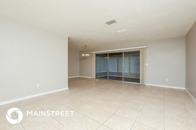 Photo - 1560 Fergason Ave