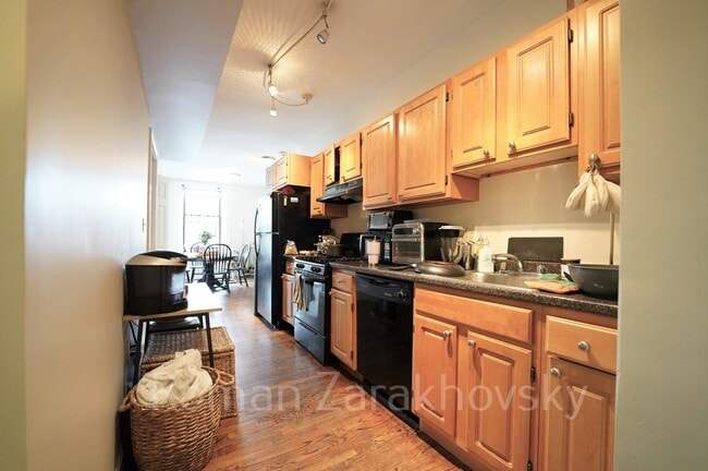 Photo - 1942 Beacon St Unidad 1A
