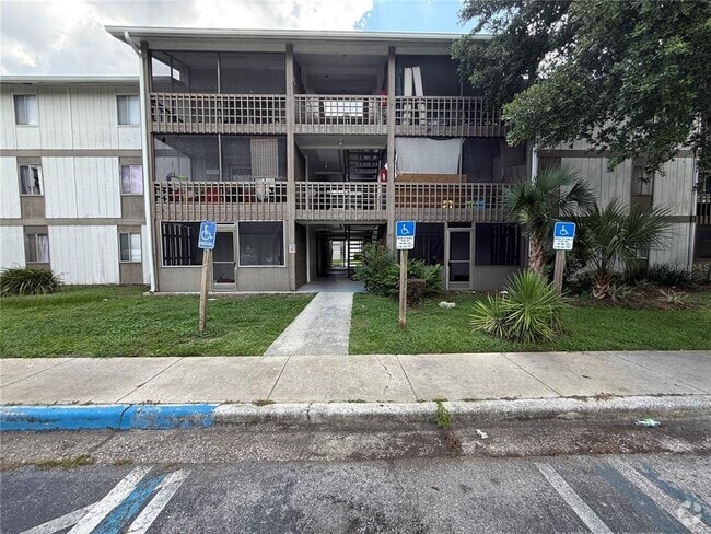 Building Photo - 6519 W Newberry Rd Unit 1012 Rental