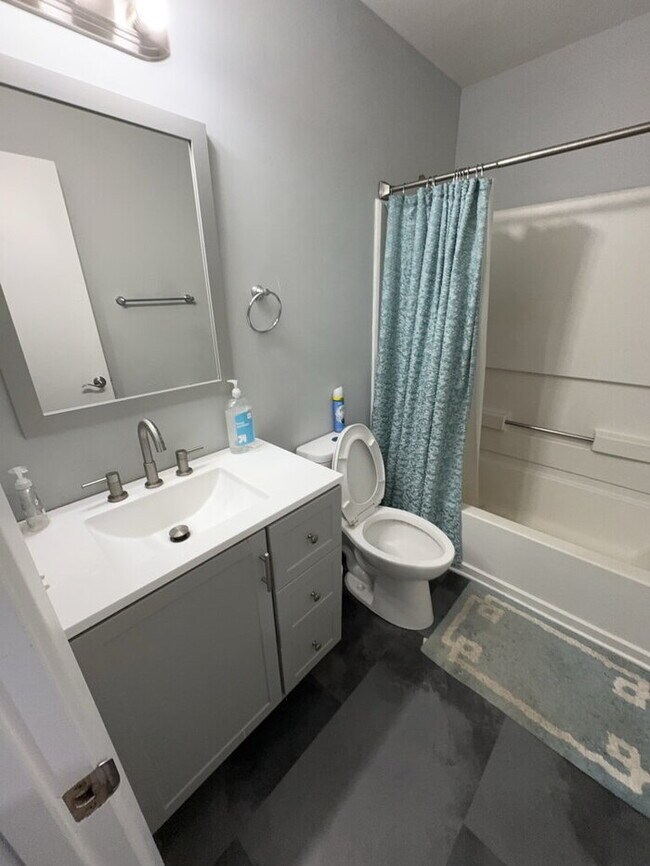 Photo - 1 Bedroom 1 Bathroom Student Housing