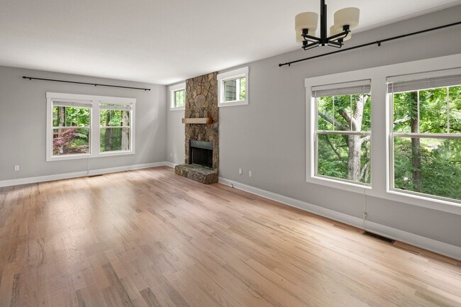 Photo - Beautiful Beaverdam Home