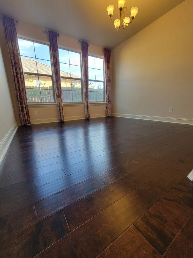 Photo - Beautiful 5 bedroom home in Empire Ranch