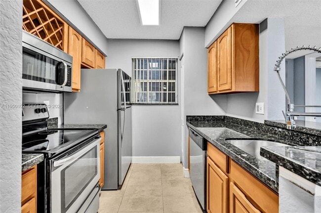 Photo - 2810 N Oakland Forest Dr Unidad 204