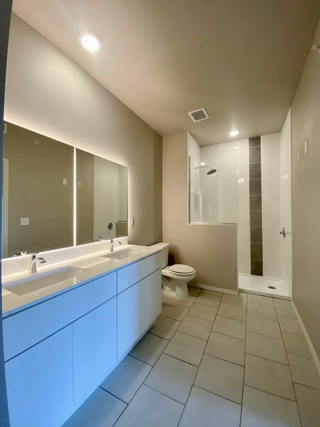Crown at Seven Oaks Apartment Homes