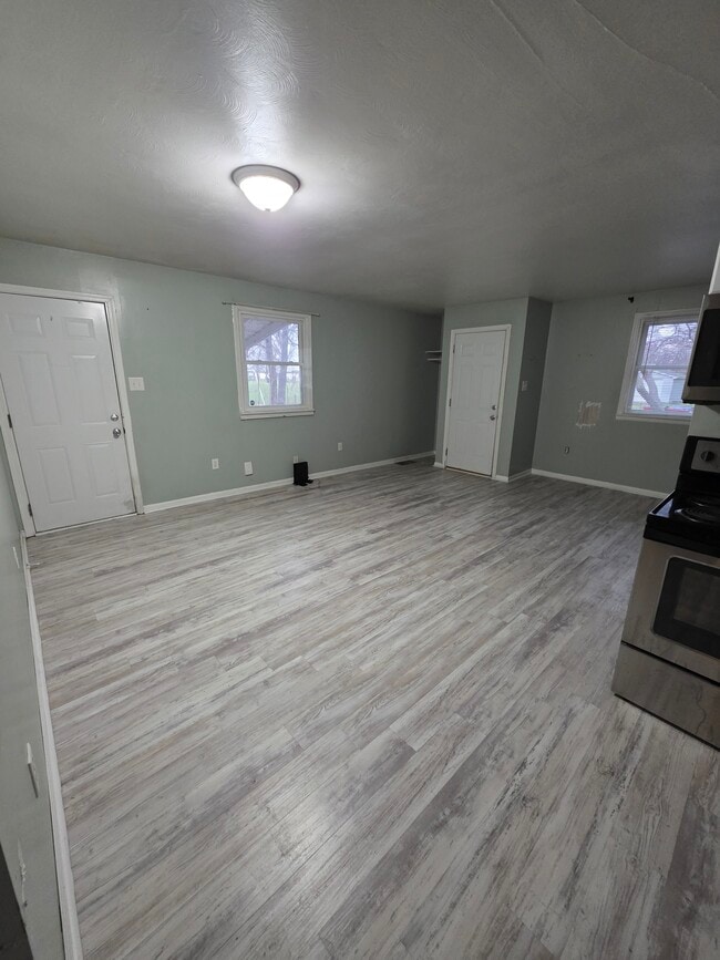 Photo - 209 W Green St