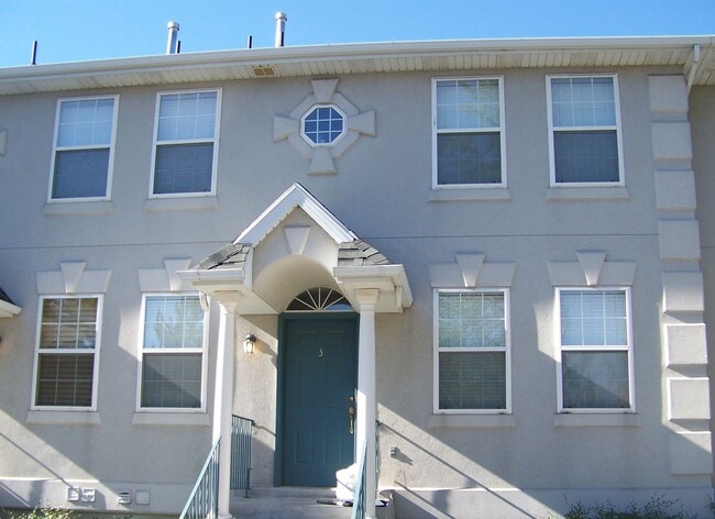 Updated Charleston Heights Townhome - Updated Charleston Heights Townhome