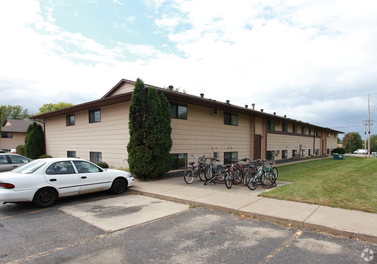 Sheridan Court - Falcon Heights