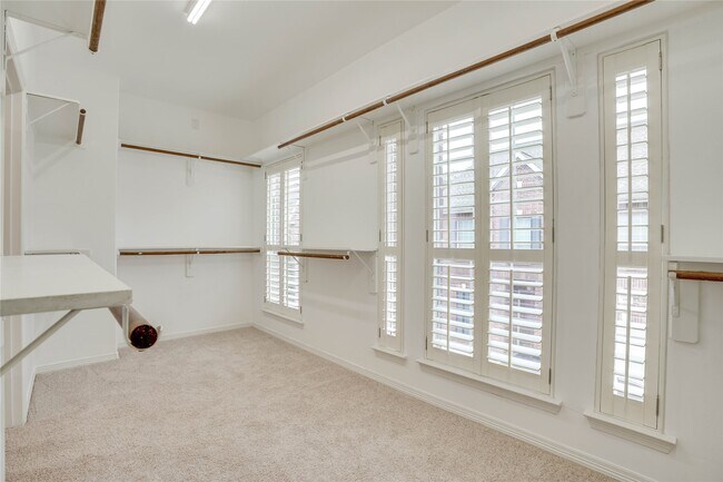 Photo - 3015 W Park at Fairdale