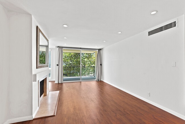 Photo - 1340 S Beverly Glen Blvd