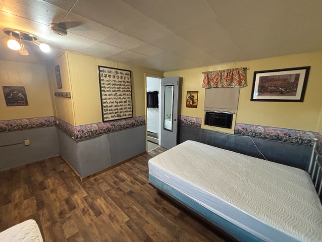 Photo - 19022 US HWY 85