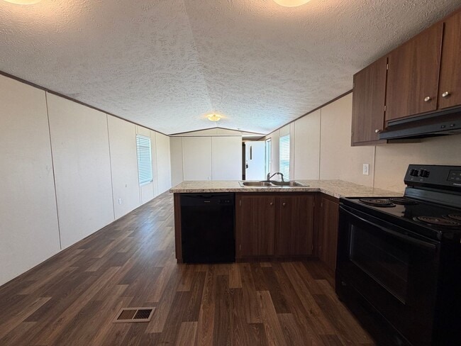 Photo - Spacious Mobile Home-large yard