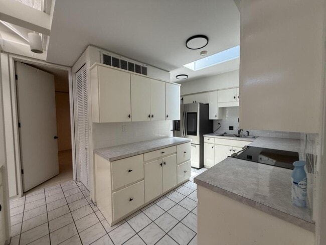 Photo - 575 Belvedere Dr