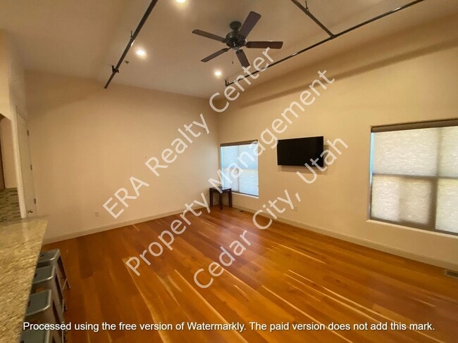 101 E Nichols Canyon Rd