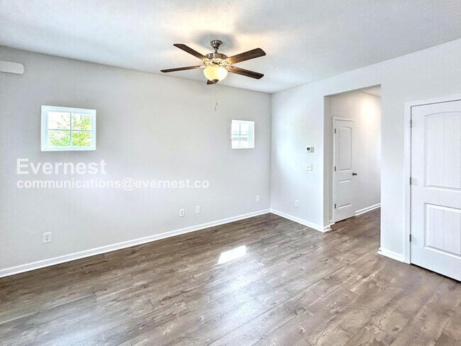 Photo - 211 Ansley Wy