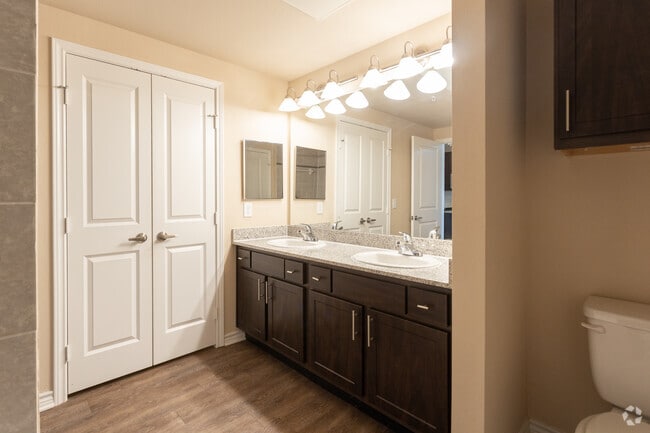 1BR 1BA - 713 SF