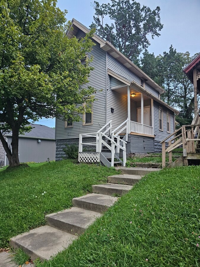 Photo - 1318 Bridge St Unit upper