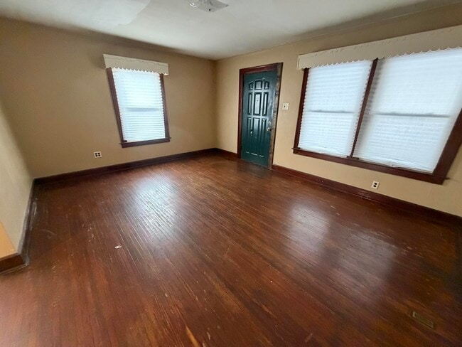 Photo - 225 Delaware-