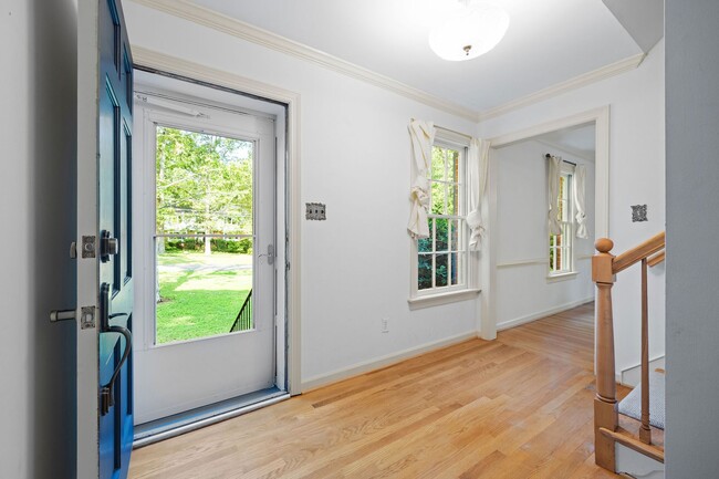 Photo - 2401 Scarsborough Dr