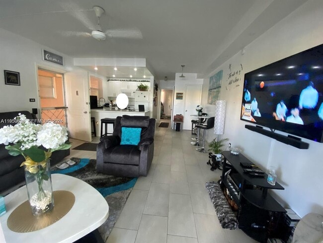 Building Photo - 285 NE 191st St Unit 2907