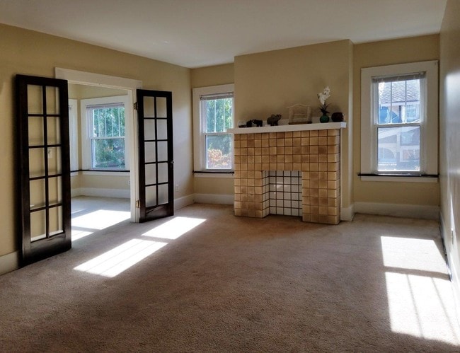 Building Photo - 532 Lincoln Ave Unit 1 Rental