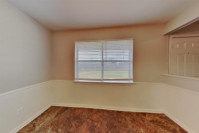 Photo - 2315 Shadbury Ct