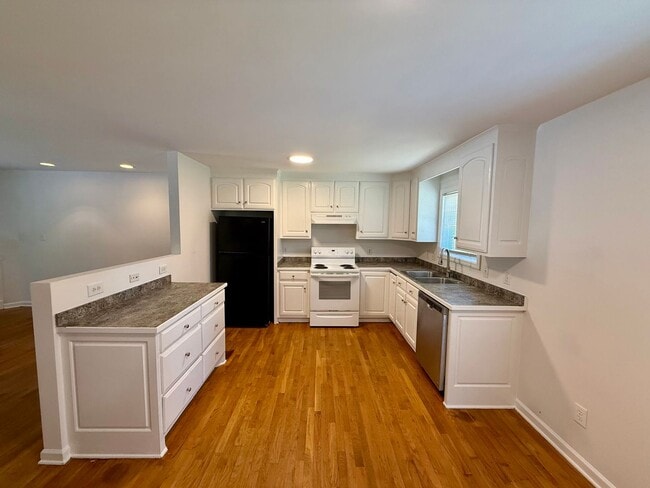 Photo - 218 Hickory Forest Rd
