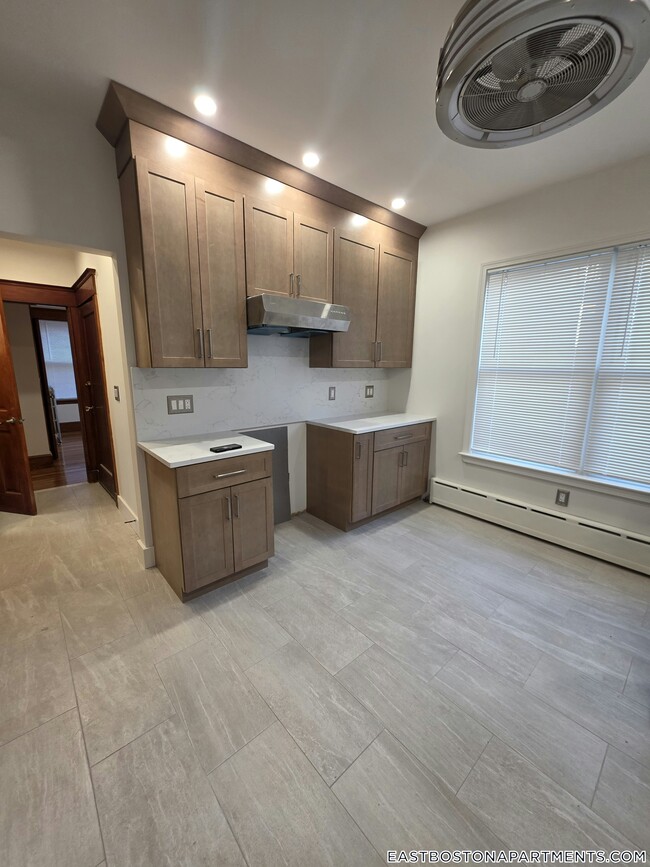 102 Bayswater St Unit 1