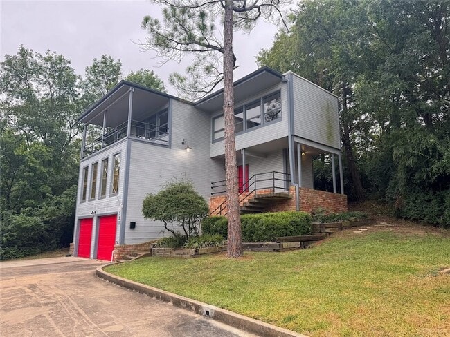 Photo - 520 Kessler Blvd